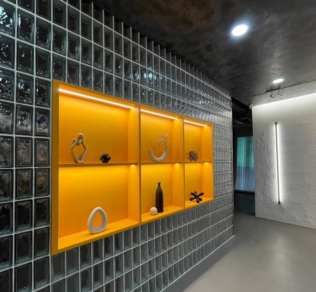 Stone-effect Finishes & Glass Brick Feature Wall